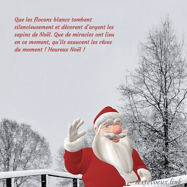 Carte postale avec le Père Noël et les arbres enneigés