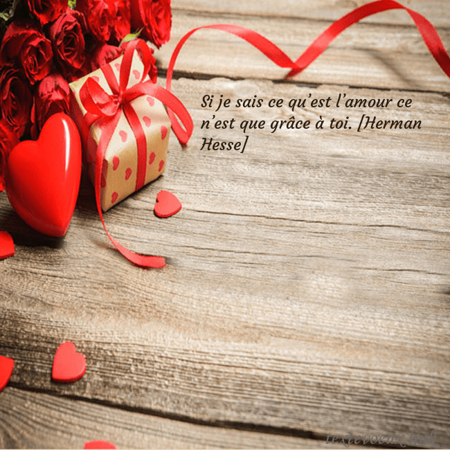 Carte de vœux avec coeur rouge et cadeau