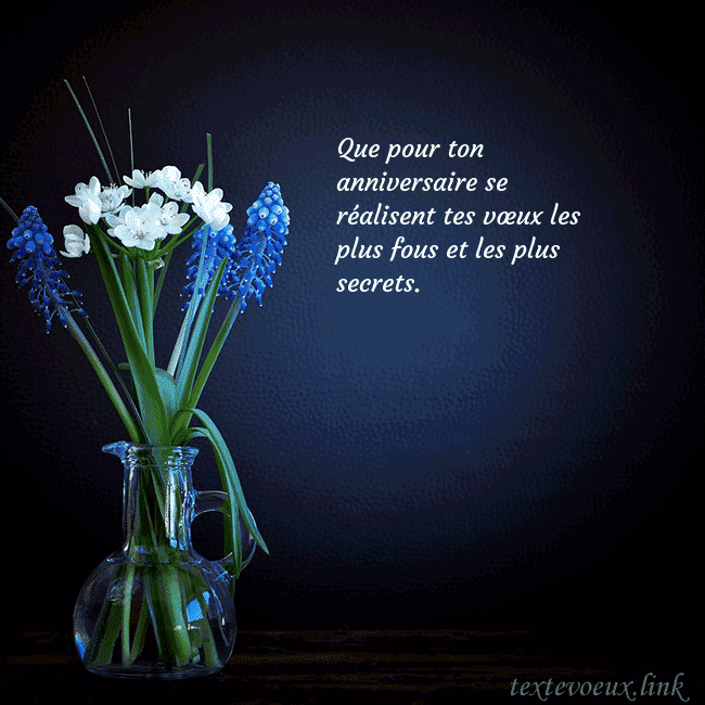 Carte de voeux avec des fleurs bleues dans un vase