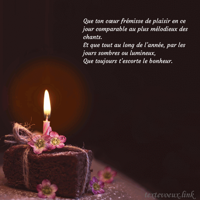 Carte animée - un gâteau avec une bougie allumée