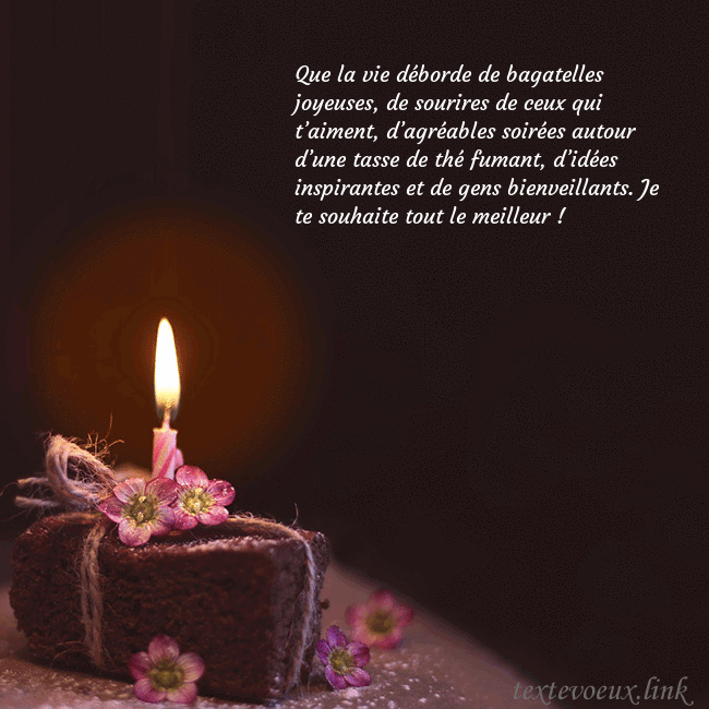 Carte animée - un gâteau avec une bougie allumée