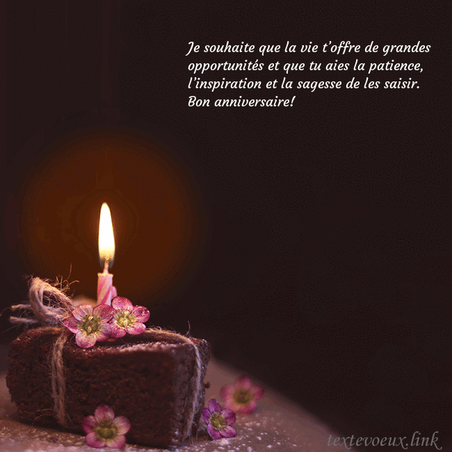 Carte animée - un gâteau avec une bougie allumée