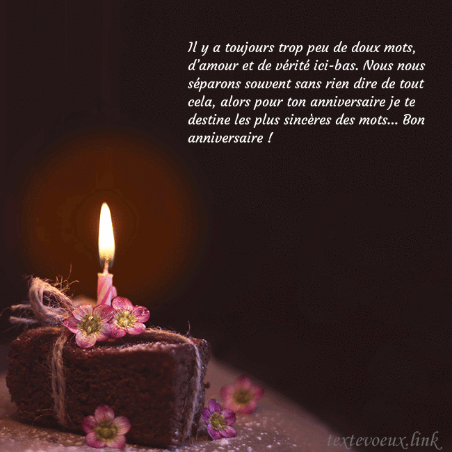 Carte animée - un gâteau avec une bougie allumée