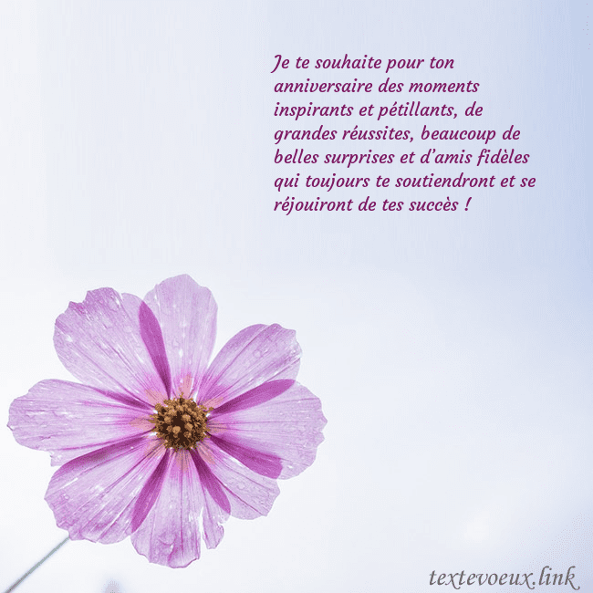 Carte électronique avec fleur violette
